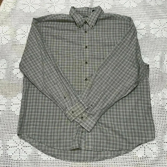 Puritan wrinkle resistant button down shirt size extra large. - Picture 1 of 4